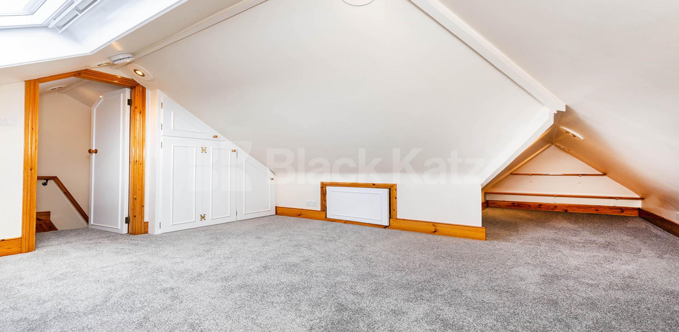 			NEWLY RENOVATED 2 BED, 2 Bedroom, 1 bath, 1 reception Apartment			 Beechwood Road, CROUCH END N8